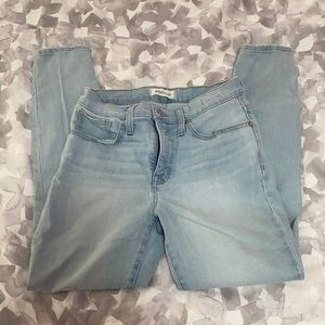 Light blue skinny jeans size 27